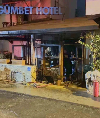 Bodrum'da lüks otel bir anda alev alarak yandı